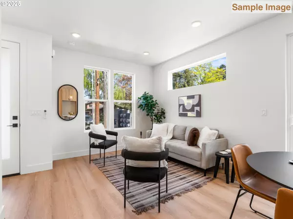 Portland, OR 97218,6012 NE Mason ST #8