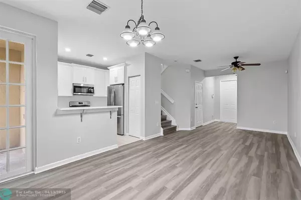 Riviera Beach, FL 33404,975 Tortuga Ln #975