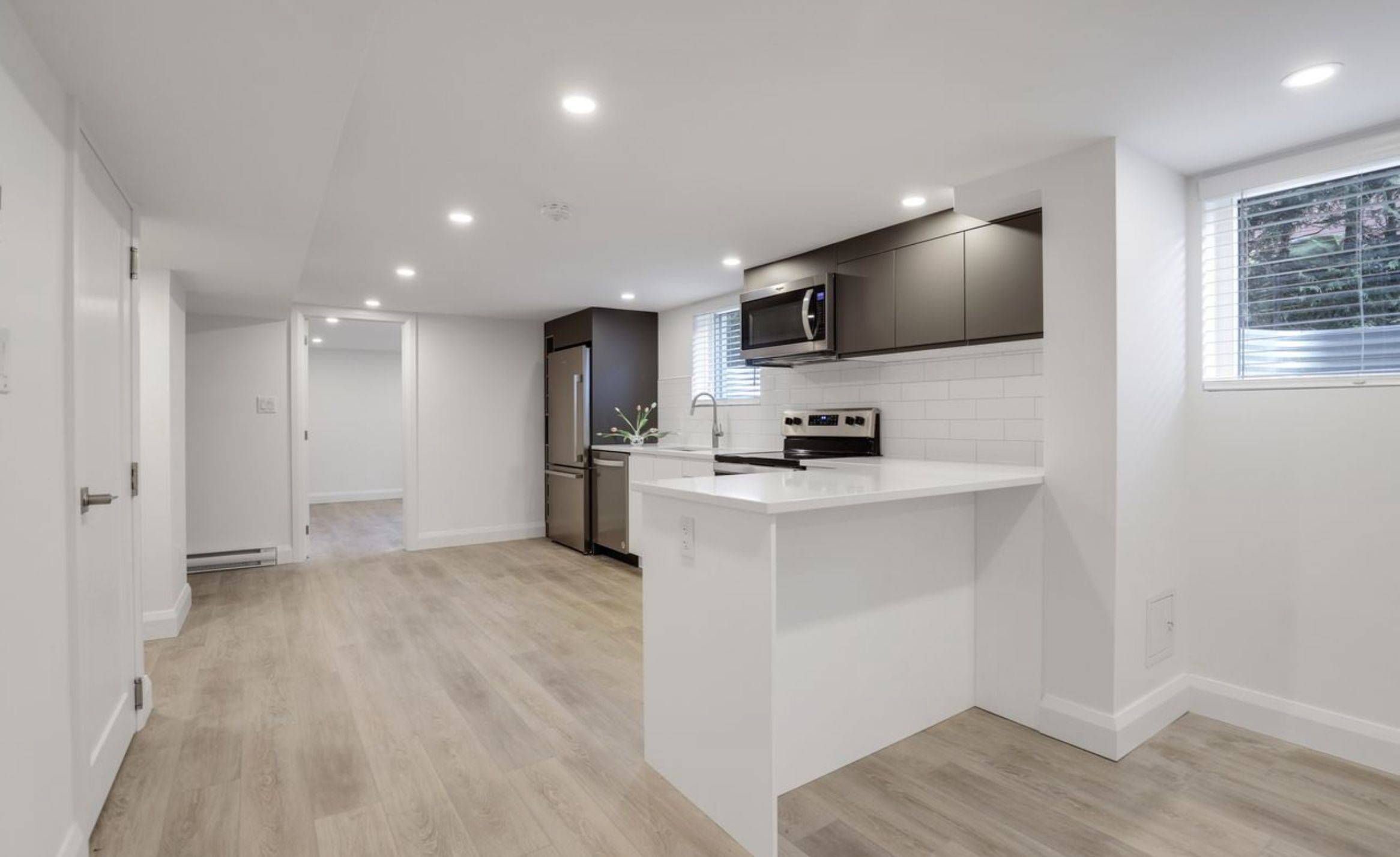 Elmvale Acres And Area, ON K1G 2R8,2066 CORNISH ST