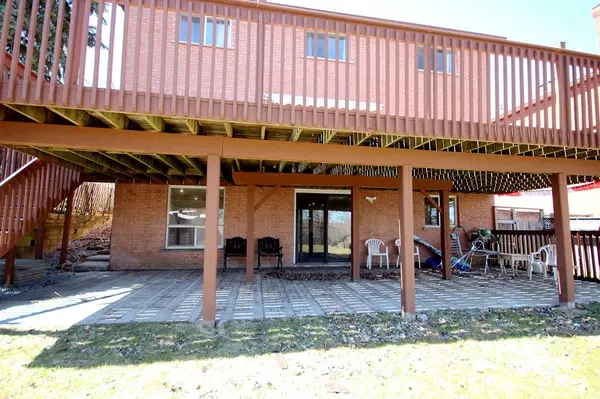 Newmarket, ON L3X 1S6,207 Kensit AVE #Basement