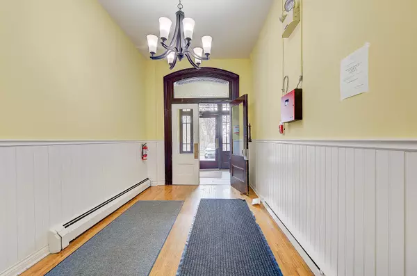 London South, ON N6C 3W8,49 Ridout ST S #5