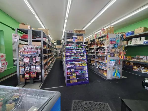 Peterborough, ON K9H 3T1,709 GEORGE ST