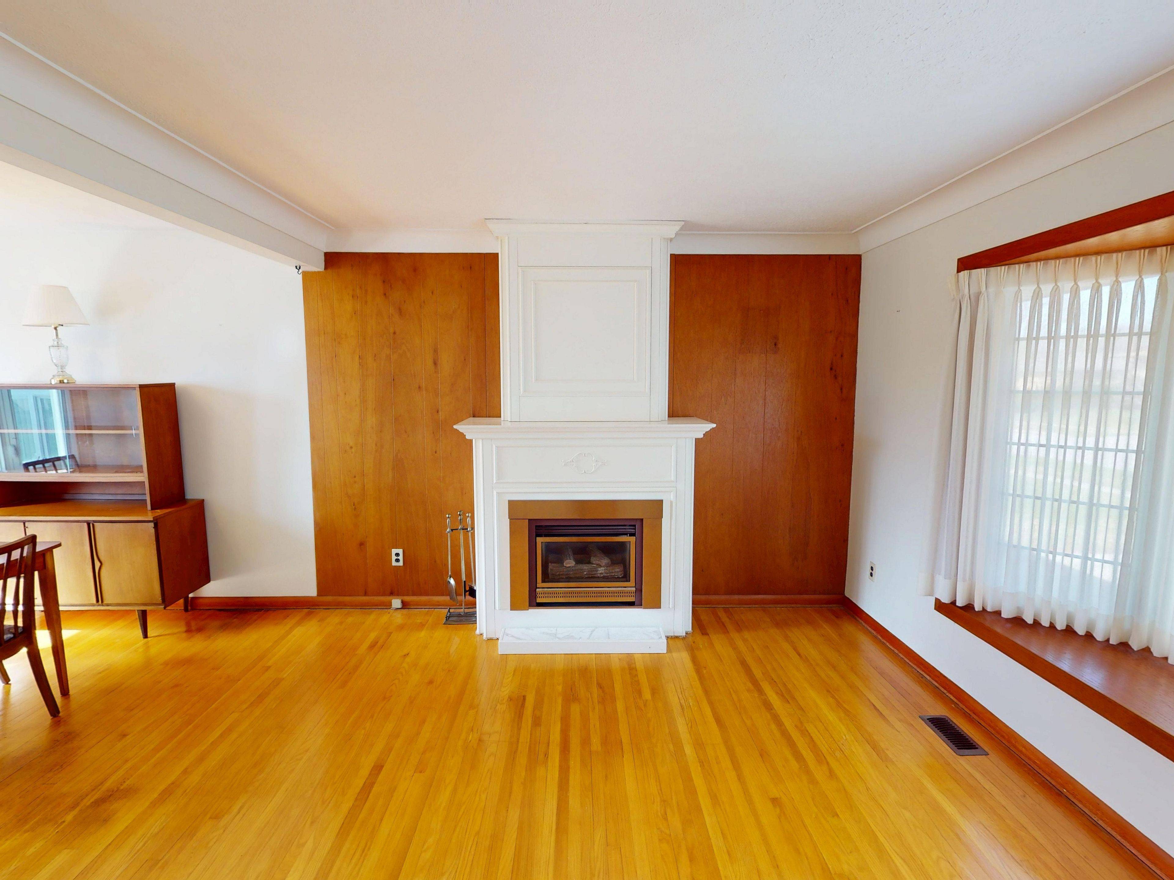 Niagara Falls, ON L2E 6R2,4607 Queensway GDNS