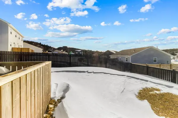 8 Jonathan Drive, Paradise, NL A1L 4K3