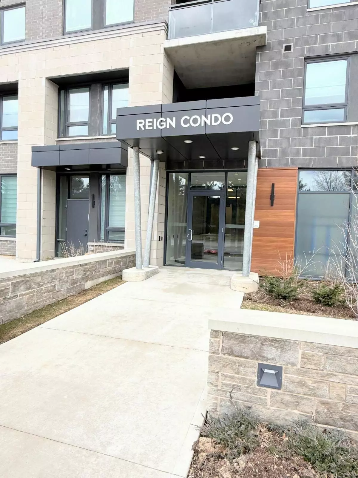 Guelph, ON N1L 1E1,26 Lowes RD #604