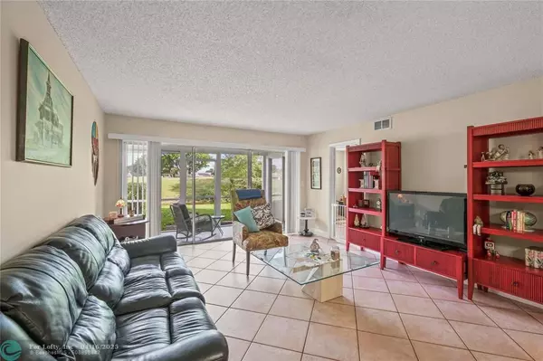 Tamarac, FL 33321,7410 Woodmont Ter #109