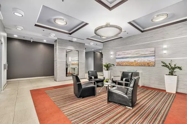 Vanier And Kingsview Park, ON K1L 0A8,70 Landry ST #1204