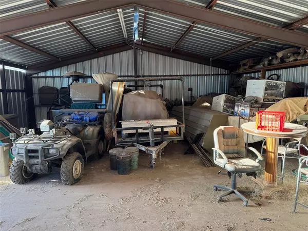 No City, TX 76380,15095 US HWY 82 E