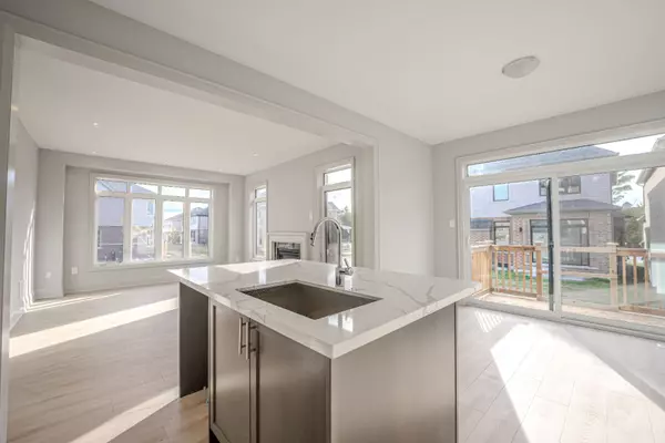 Barrie, ON L9J 0Z5,17 Amsterdam DR