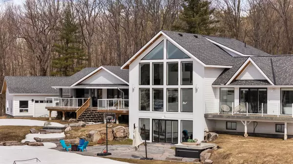 Muskoka Lakes, ON P1L 1W8,1331 South Monck DR #1
