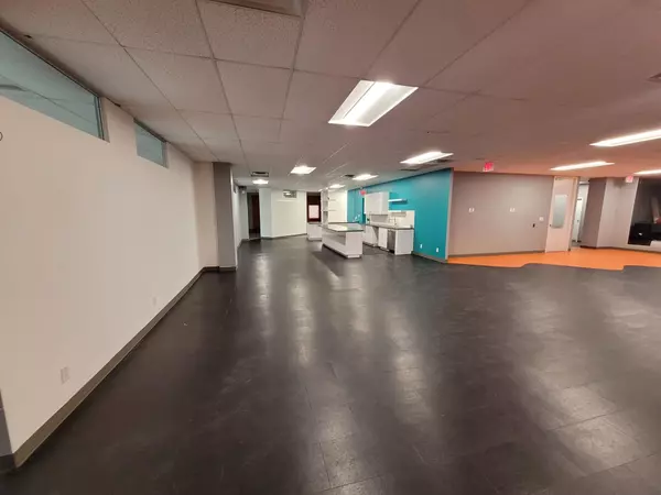 London East, ON N6B 3M6,285 King ST #300