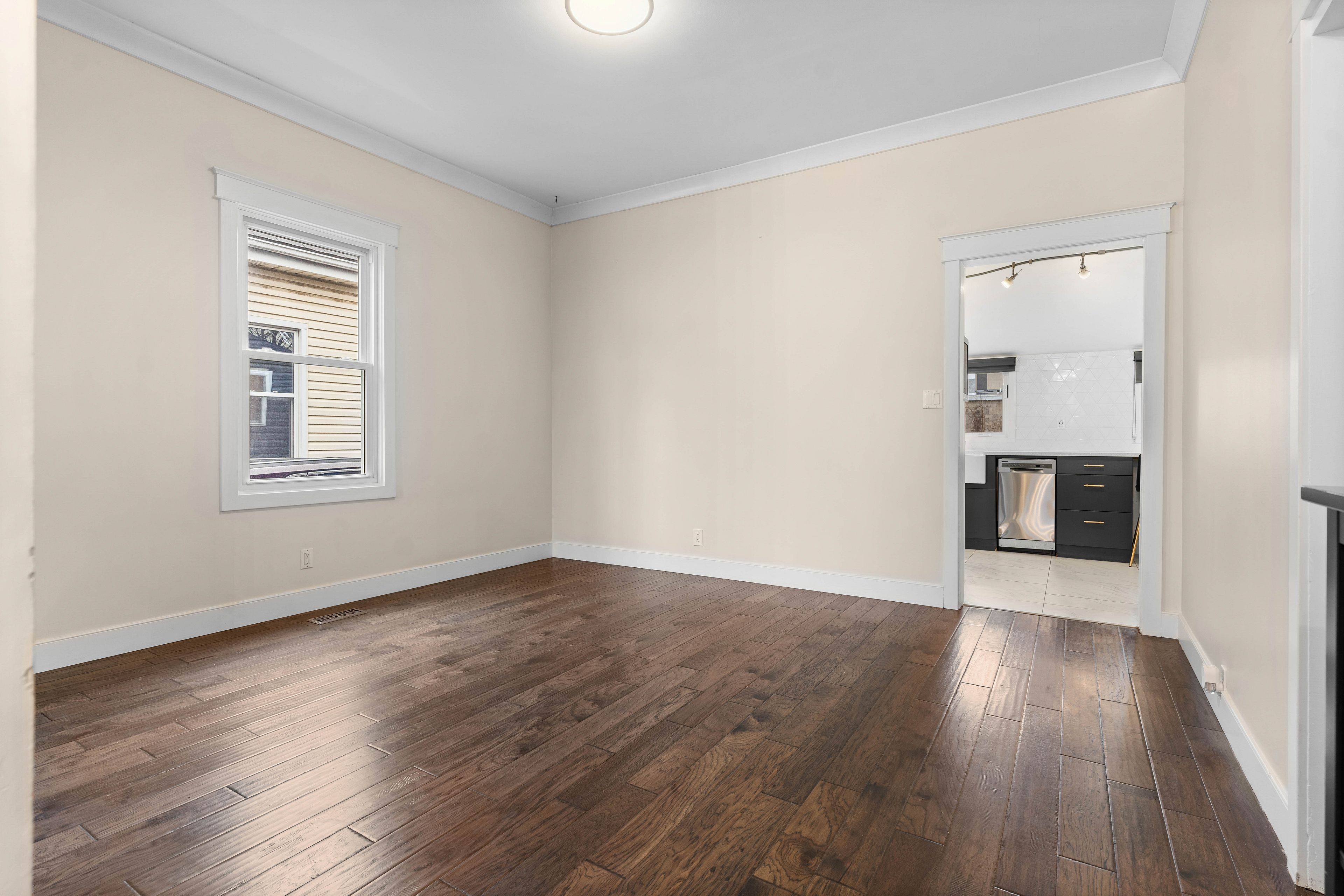 London, ON N5Z 1K9,14 Rosewood AVE