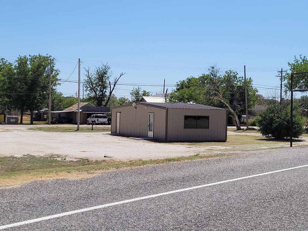 1908 N 8th St, Ballinger, TX 76821