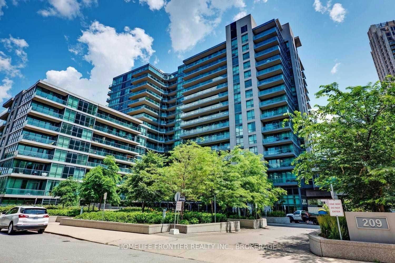 Toronto C01, ON M5V 4A1,209 Fort York BLVD #383