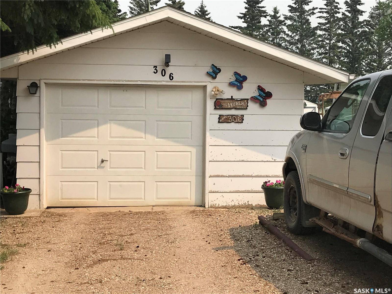 Star City, SK S0E 1P0,306 8th STREET
