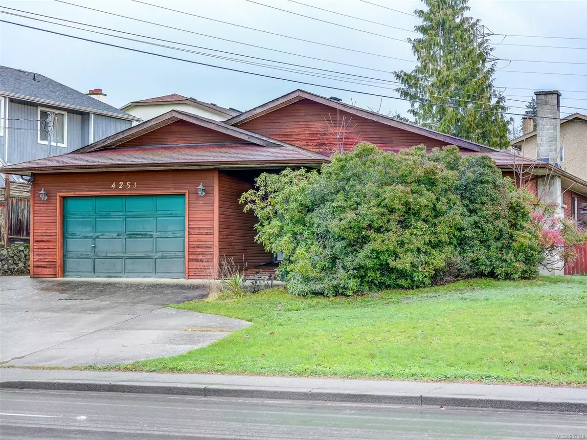 Saanich, BC V8X 1L5,4253 Quadra St