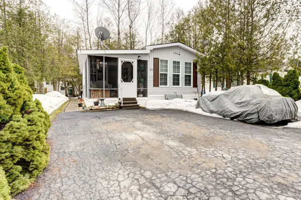 Springwater, ON L0L 1P0,23 PRINCE CHARLES AVE