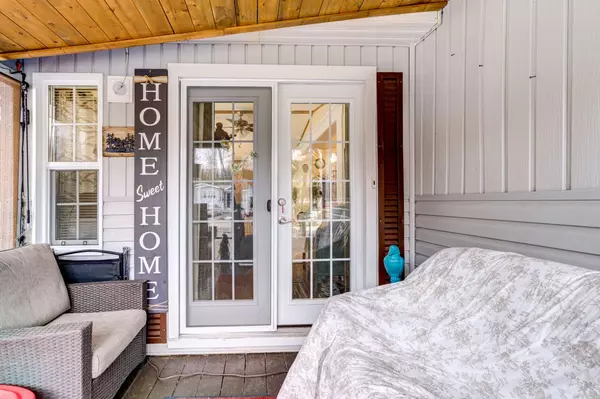 Springwater, ON L0L 1P0,23 PRINCE CHARLES AVE