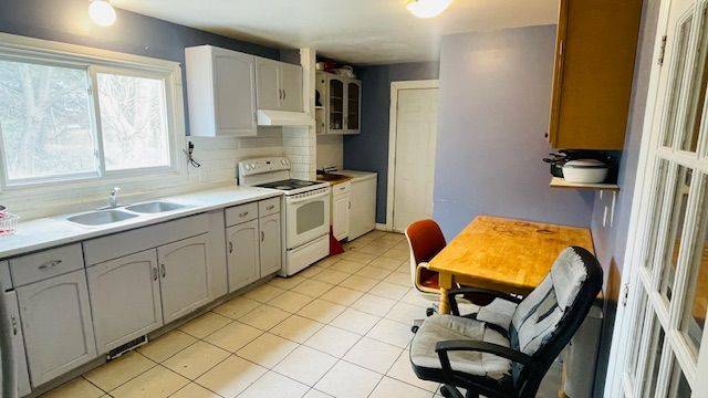 Waterloo, ON N2L 3W2,336 Batavia PL