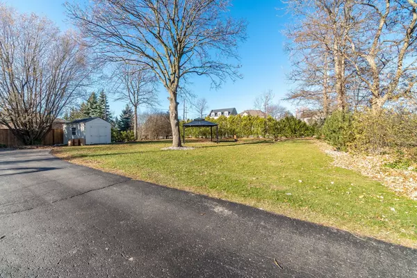 London South, ON N6C 2S9,137 COMMISSIONERS RD E