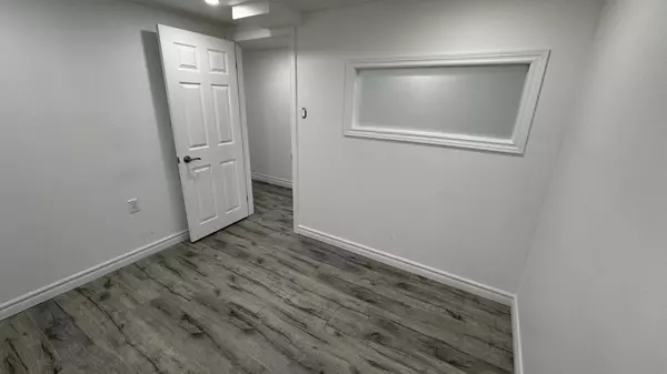 Toronto E10, ON M1E 2N8,4508 Kingston RD #Room 4