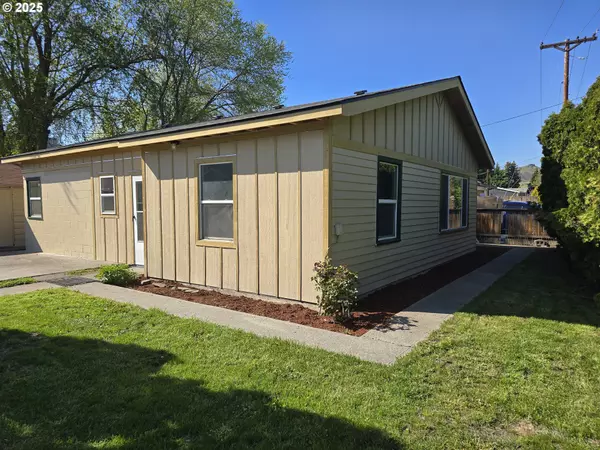 3208 W 7TH ST, The Dalles, OR 97058