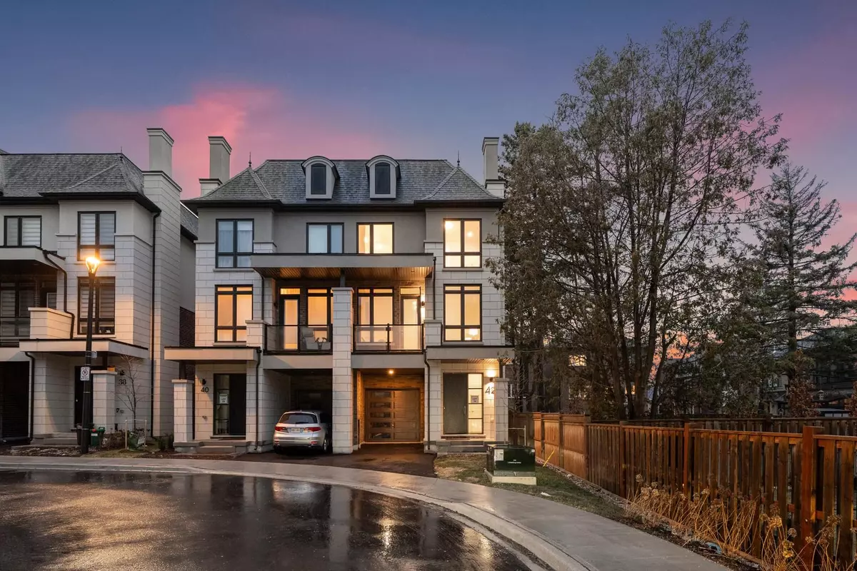 Richmond Hill, ON L4E 1L4,42 Chiara Rose LN
