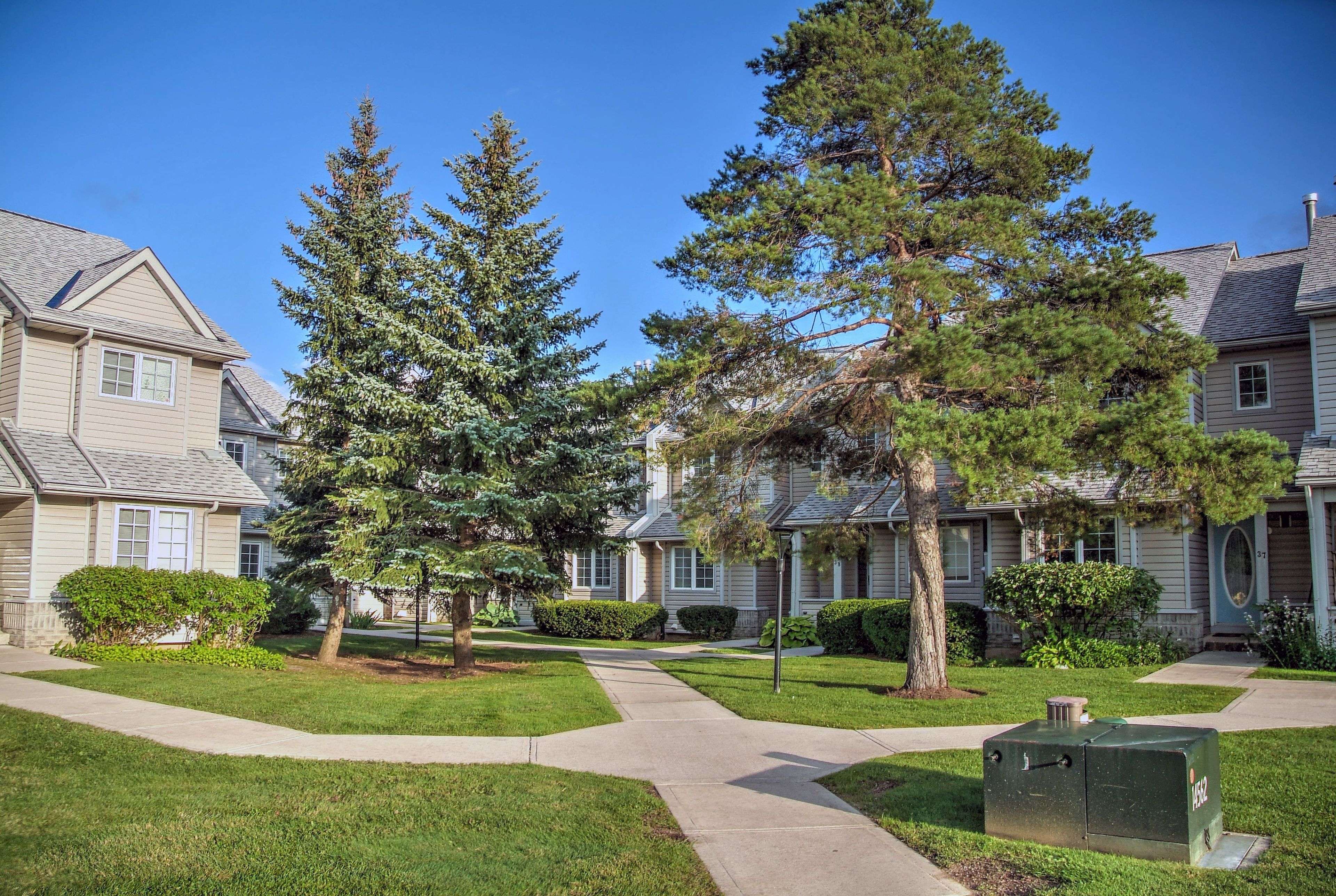 Blue Mountains, ON L9Y 0M4,162 Settlers WAY #40