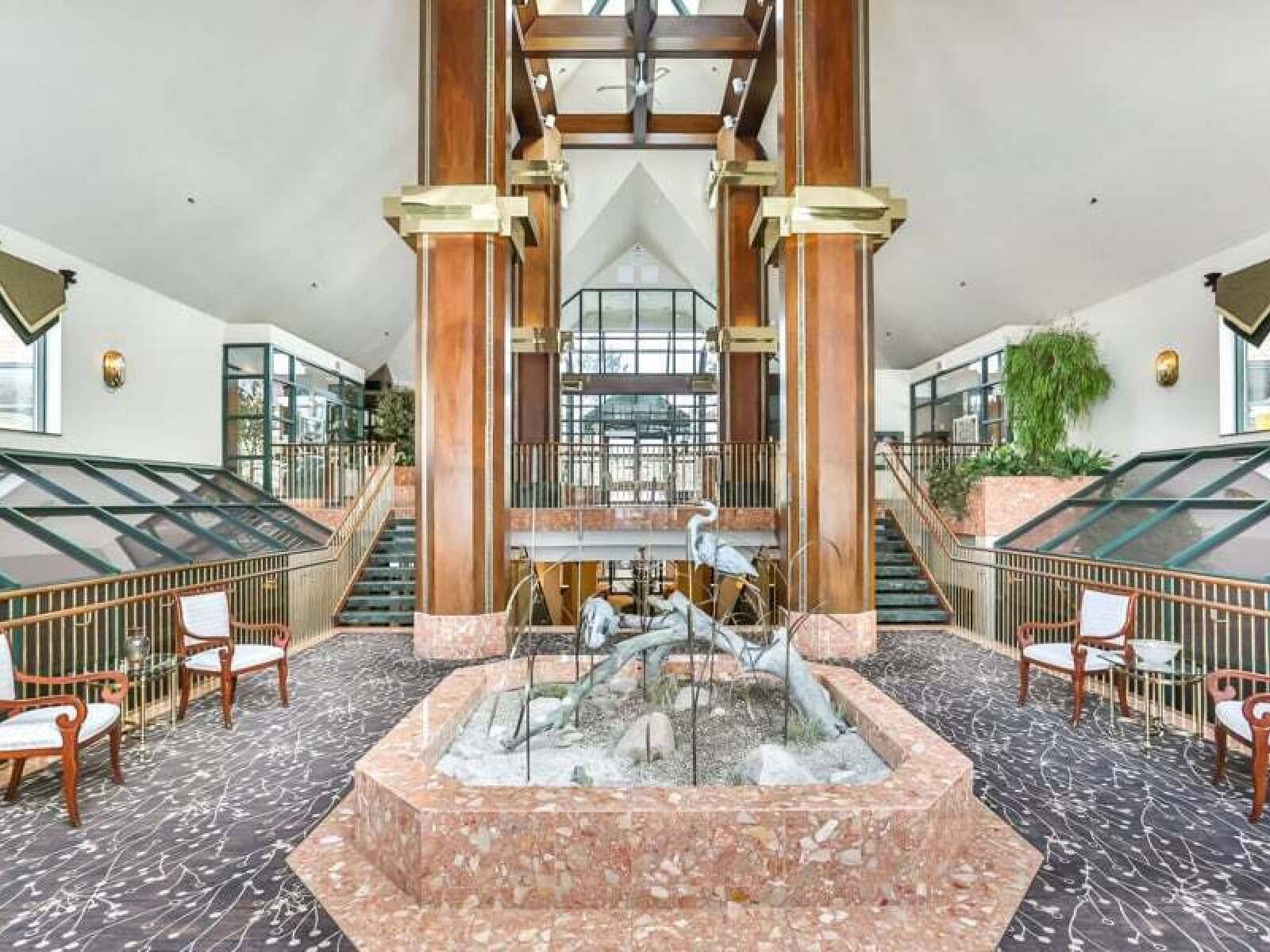 Toronto C13, ON M3B 3N9,1210 Don Mills RD #609