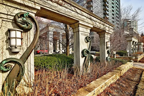 Toronto C07, ON M2M 1R2,15 Greenview AVE #305