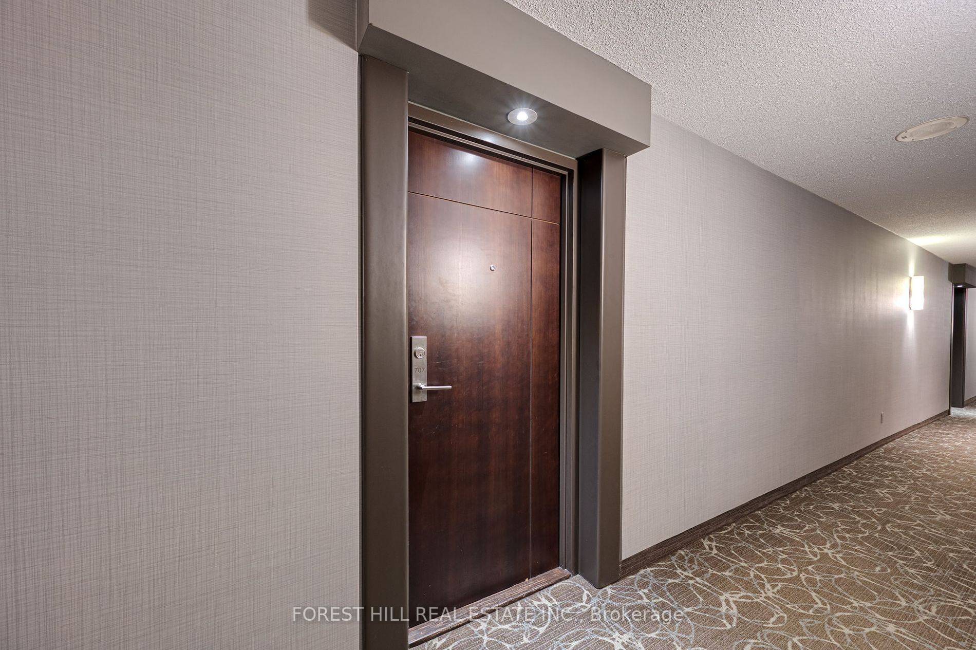Toronto W06, ON M8V 3X2,2267 Lakeshore BLVD W #707