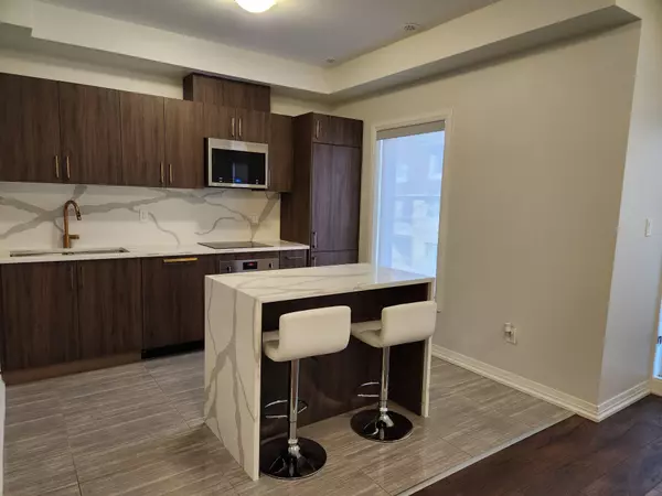 Mississauga, ON L5J 0B6,1165 Journeyman LN #215