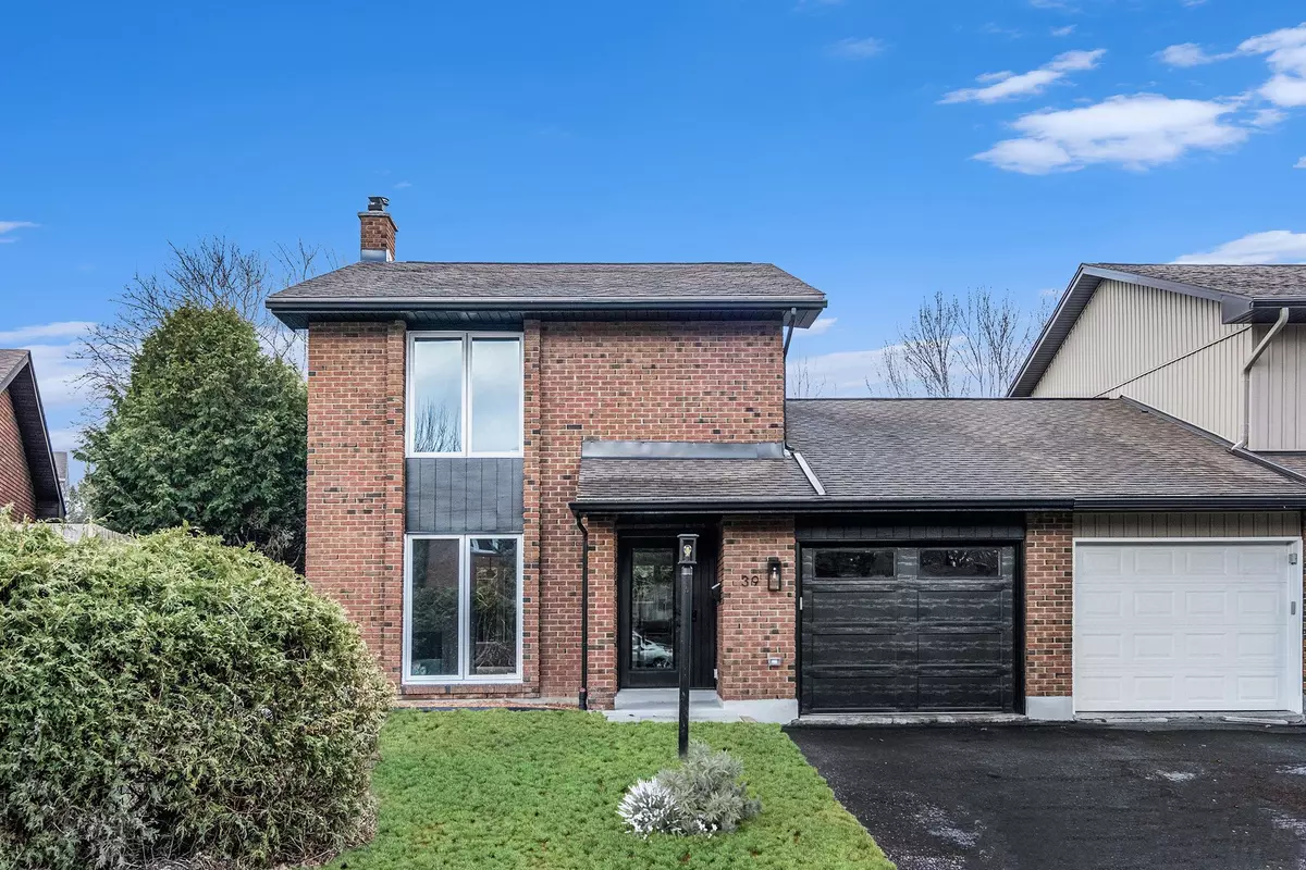 Kanata, ON K2L 2B2,39 Nanook CRES