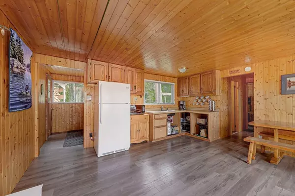 Muskoka Lakes, ON L0K 1E0,15SR405 SEVERN RIVER SHORE N/A