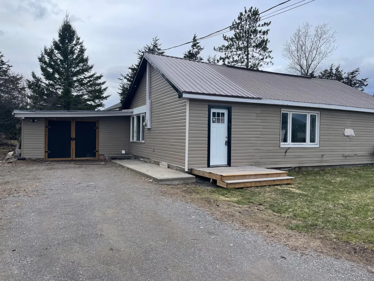 Quinte West, ON K0K 2C0,297 North Trent ST