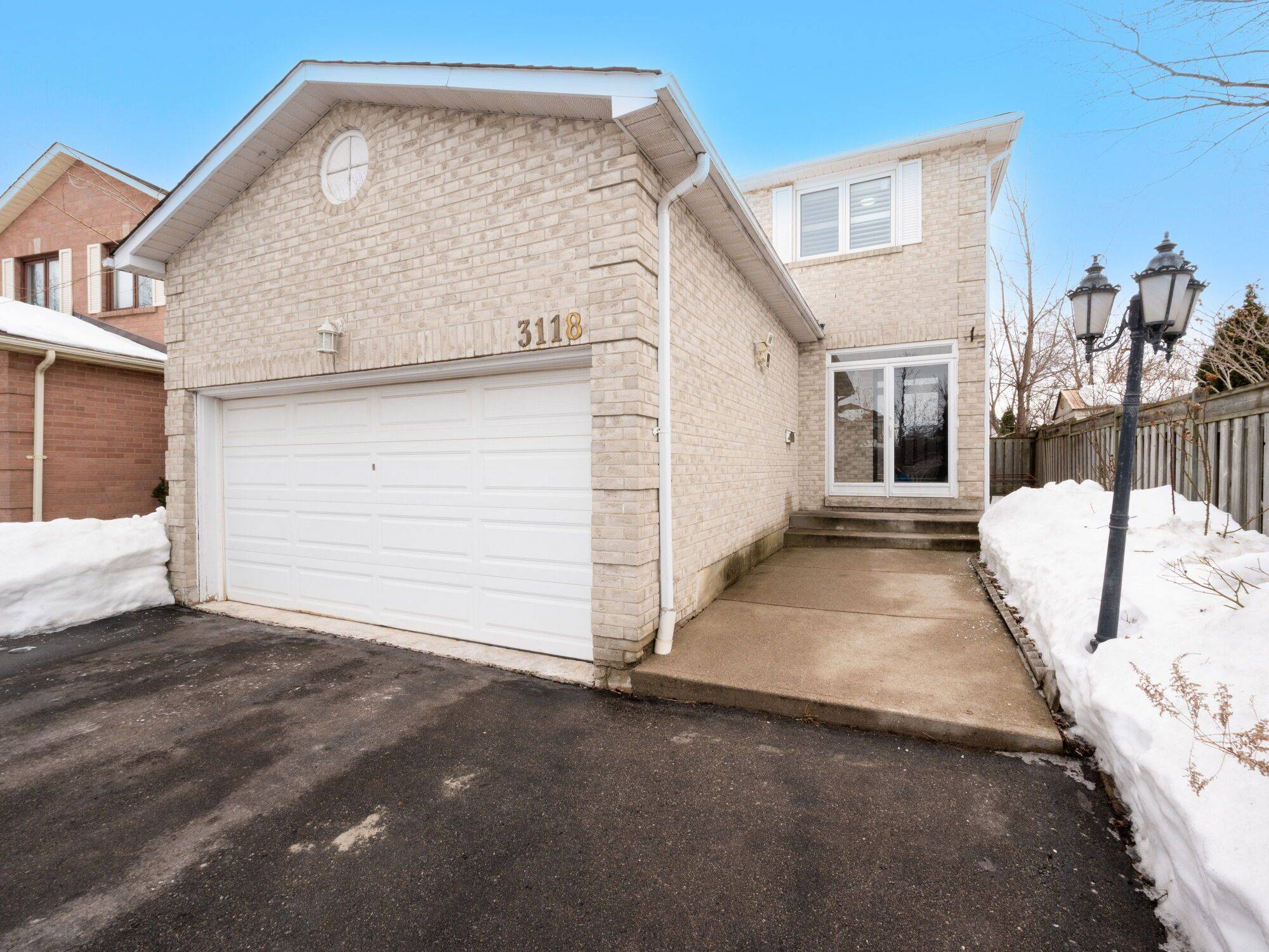 Mississauga, ON L5N 6P3,3118 Shadetree DR