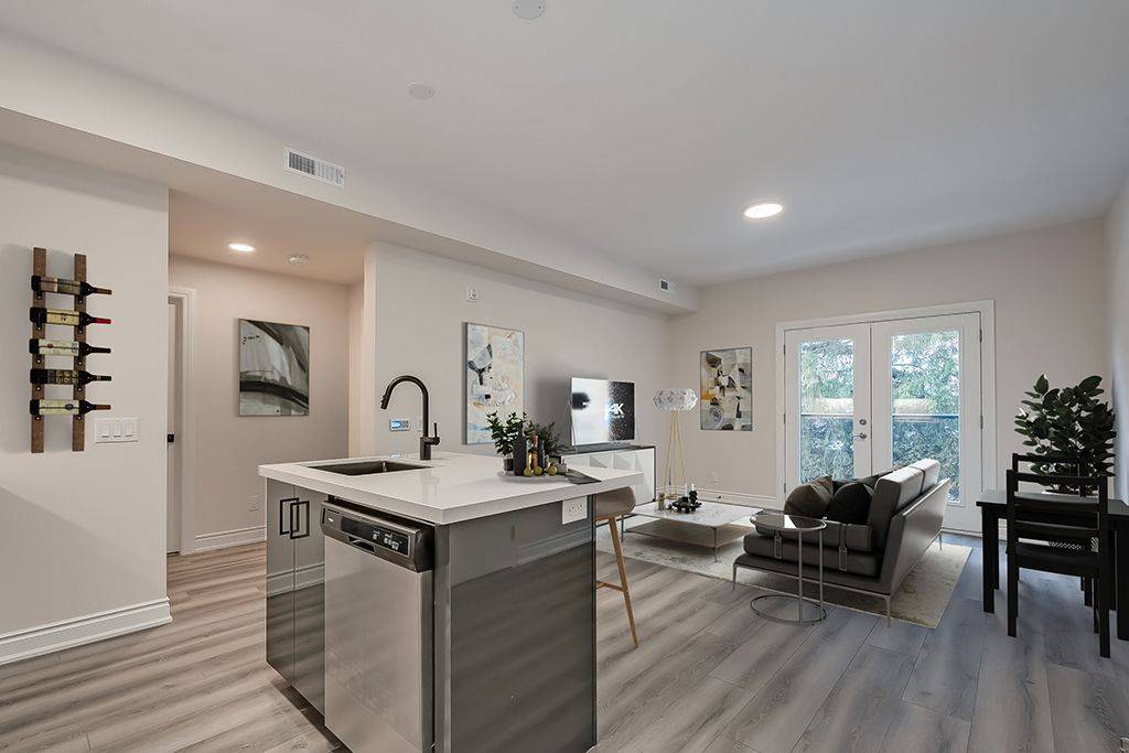 Hamilton, ON L8G 1L9,259 King ST E #2B