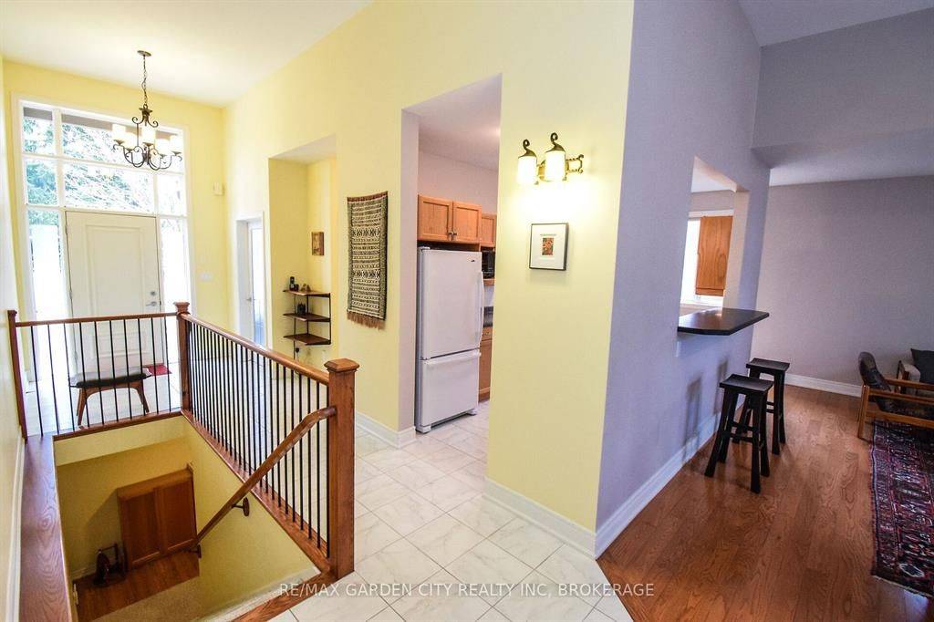 St. Catharines, ON L2T 2K2,165 Glendale AVE #1