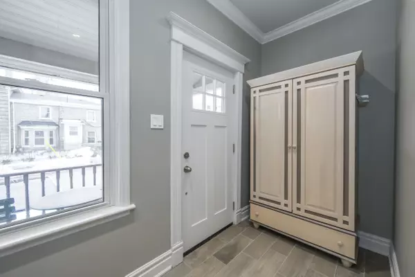 London, ON N6A 1M4,100 Central AVE