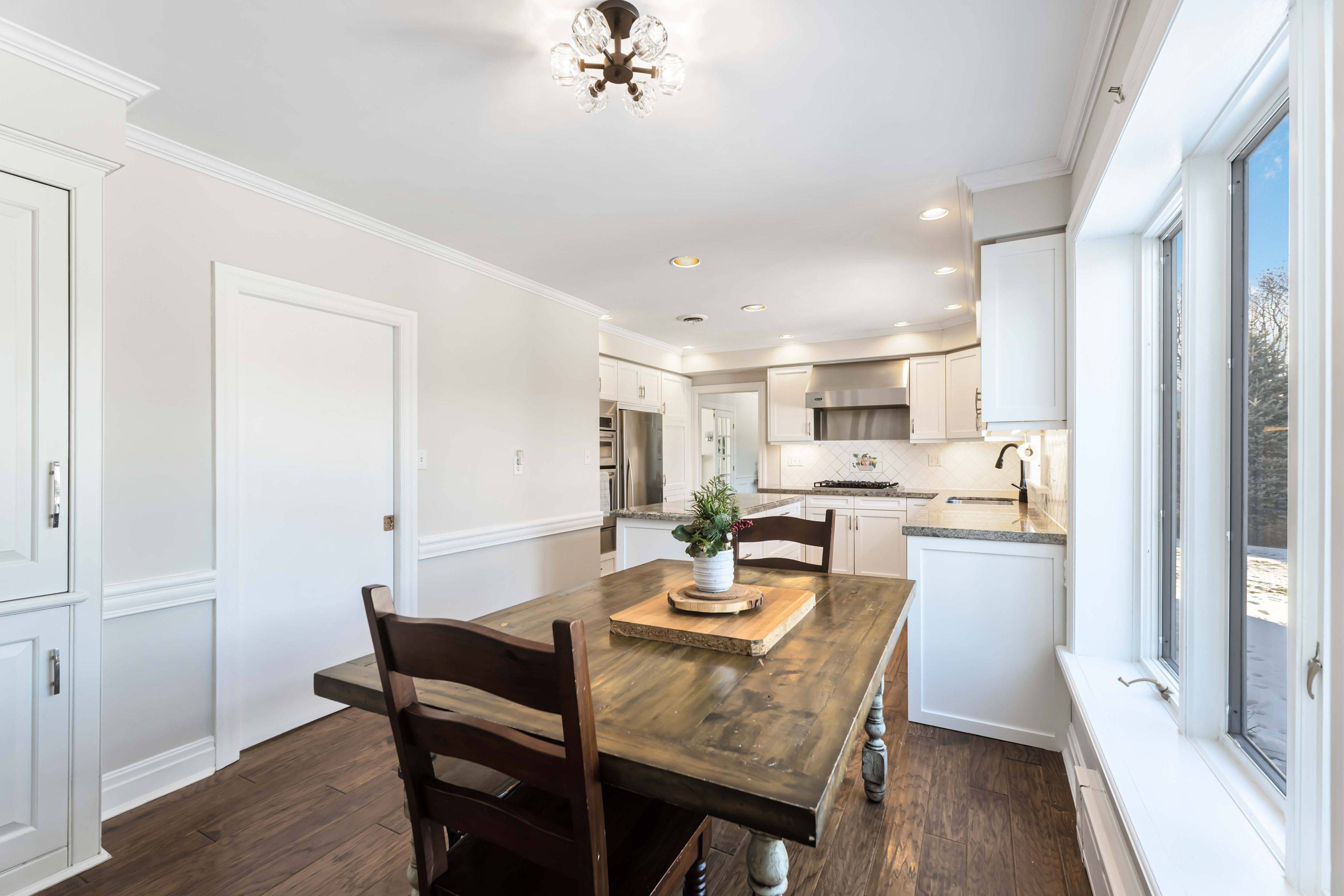 St. Catharines, ON L2R 6P9,1056 Lakeshore RD W
