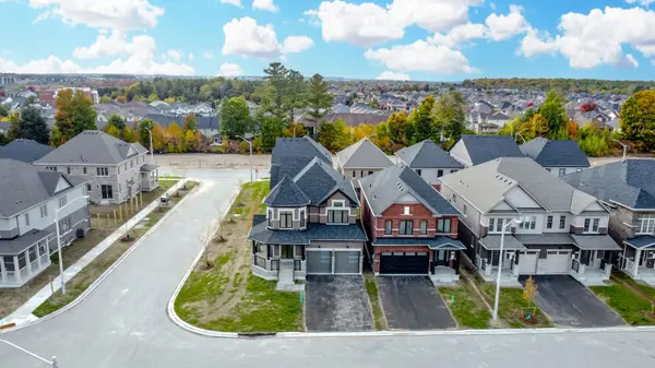 Barrie, ON L9J 0Z5,17 Amsterdam DR