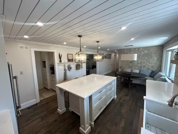 Mapleton, ON N0G 1P0,7799 Eighth Line