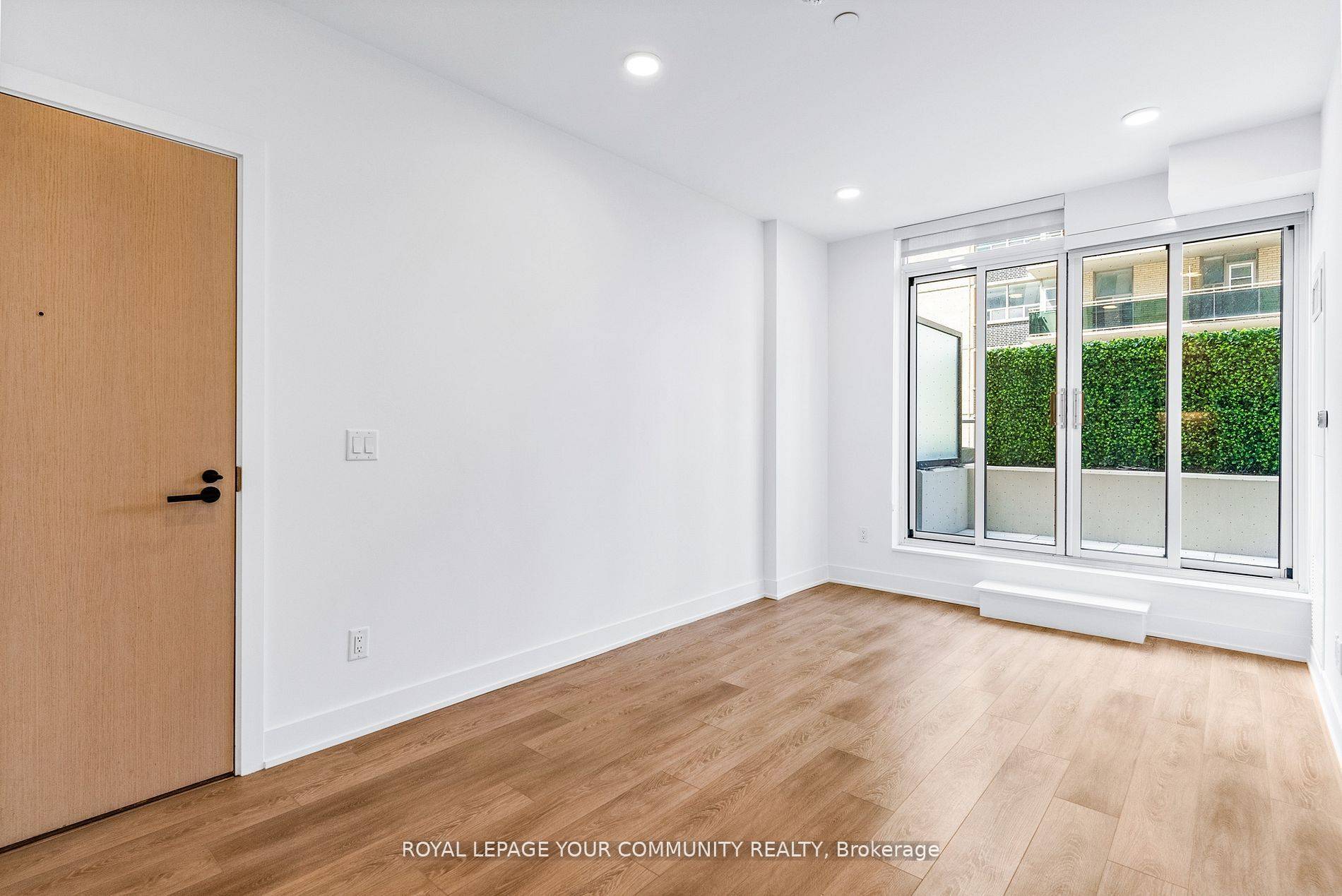 Toronto C10, ON M4P 0E6,200 Redpath AVE #303
