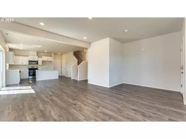 Springfield, OR 97477,2960 U ST