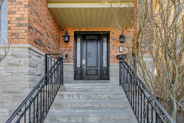 Richmond Hill, ON L4C 6R5,25 Oak AVE