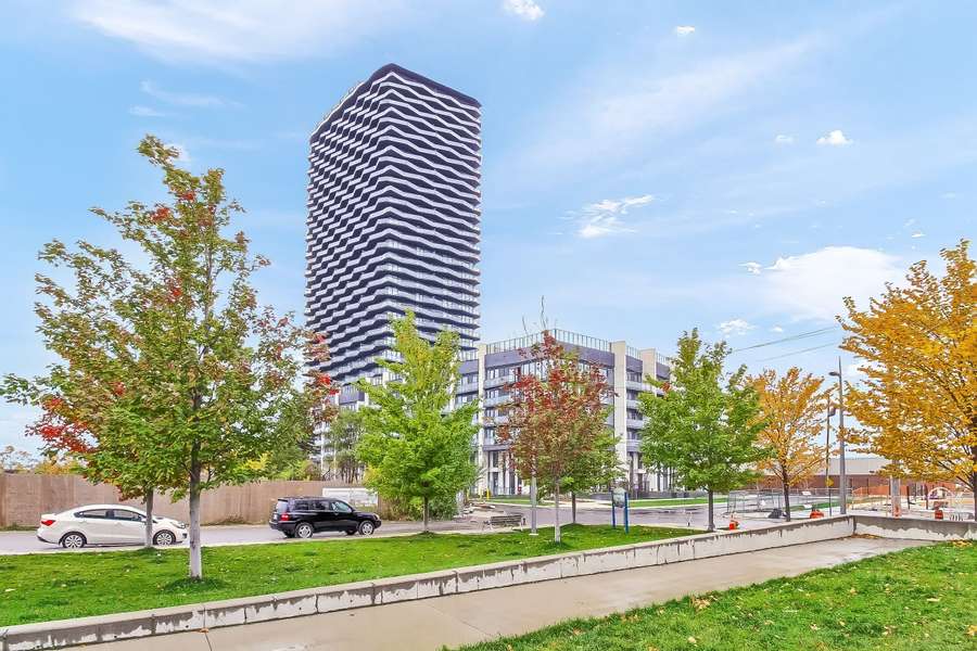 36 Zorra ST #3004, Toronto W08, ON M8Z 0G5