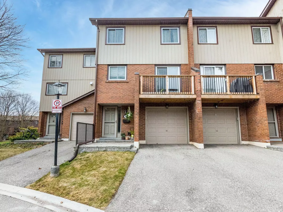 Mississauga, ON L4W 2N8,1764 Rathburn RD E #39