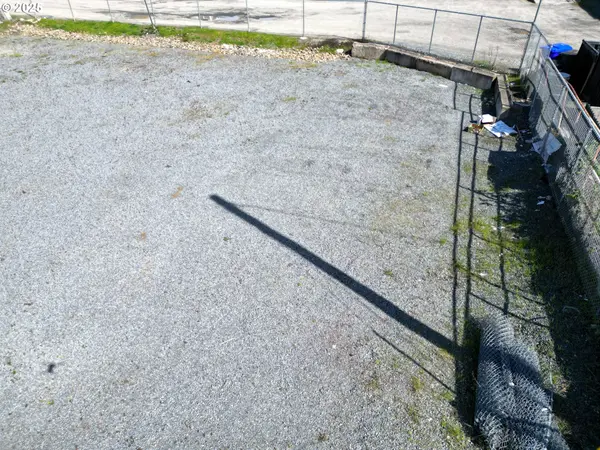 Molalla, OR 97038,121 W ROSS ST