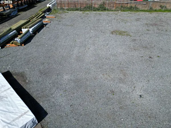 Molalla, OR 97038,121 W ROSS ST