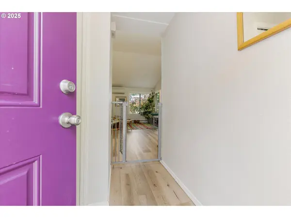 1604 VILLAGE PARK PL, West Linn, OR 97068